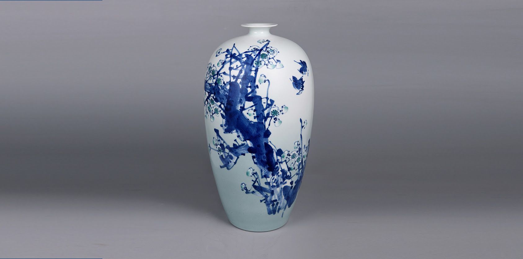 blue and white porcelain vase